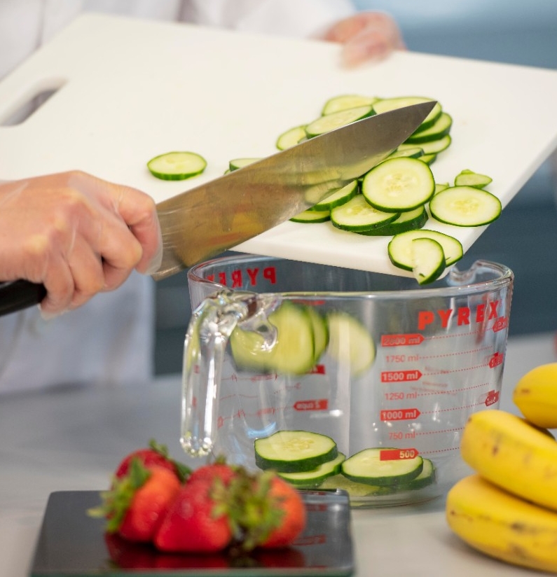 Students working in the CAHS Nutrition Lab.